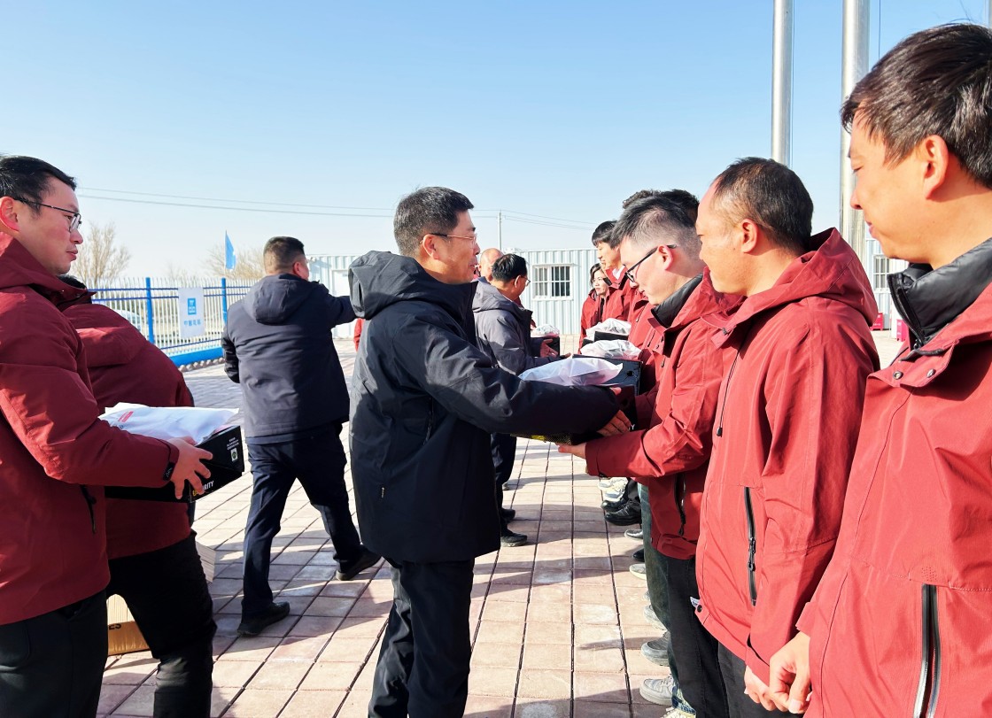 魏德胜出席申能新疆塔城和布克赛尔县200万千瓦光伏项目投产仪式1.jpg