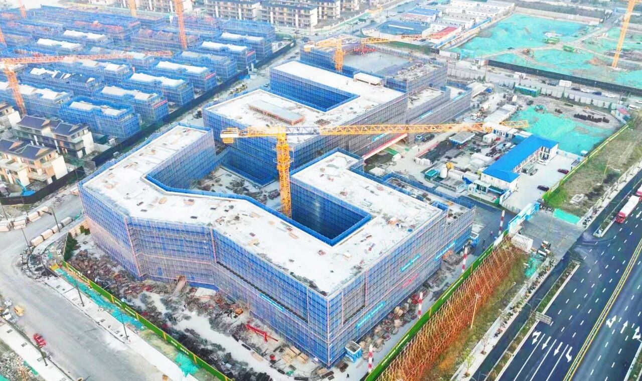 华东公司承建的众泾学校EPC项目主体结构封顶.jpg