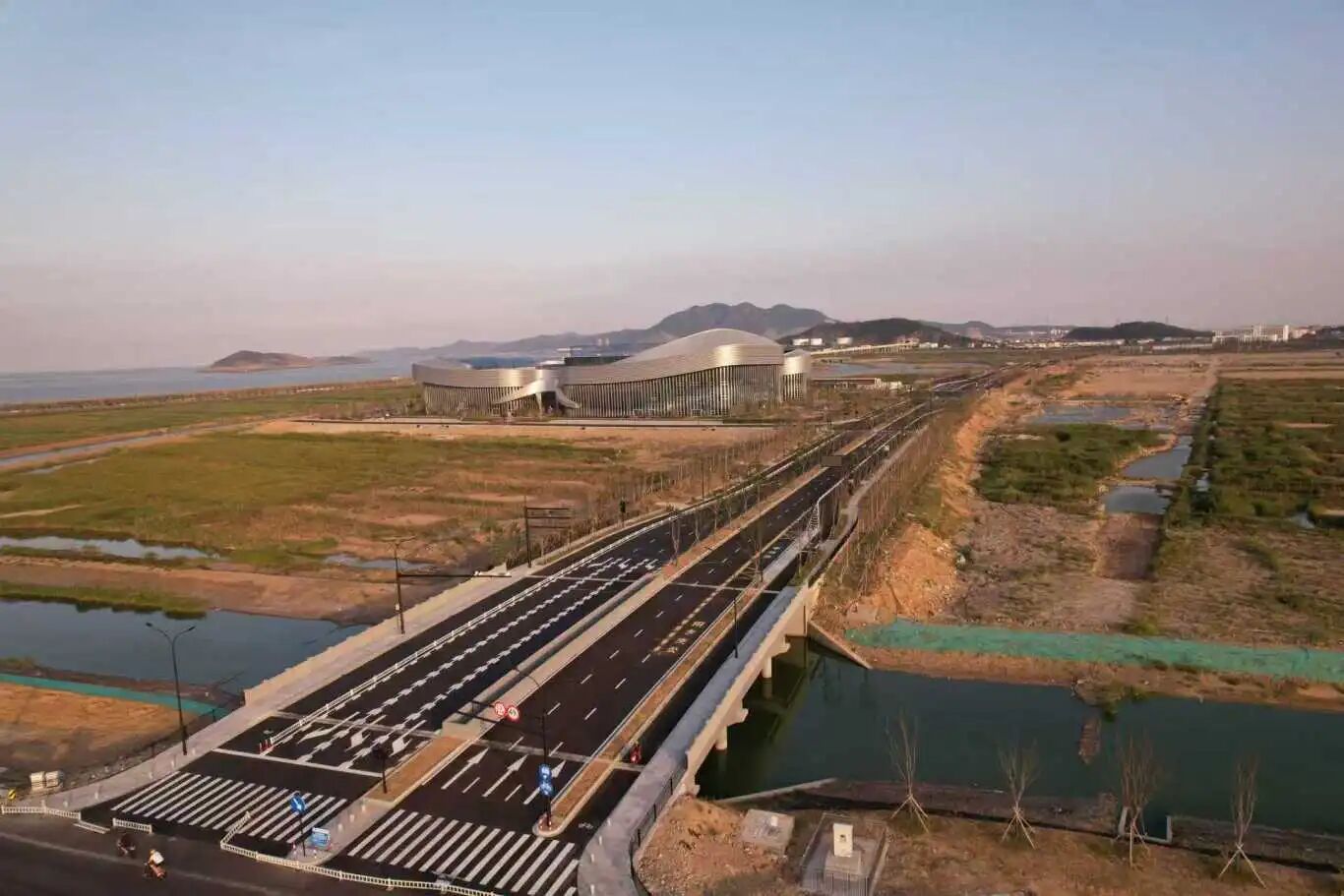 华东公司承建的岱山双峰新城基础设施配套一期工程顺利竣工.jpg